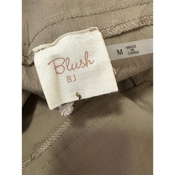 Blush BJ taupe pleated cropped high waisted pants size Medium - Picture 3 of 10